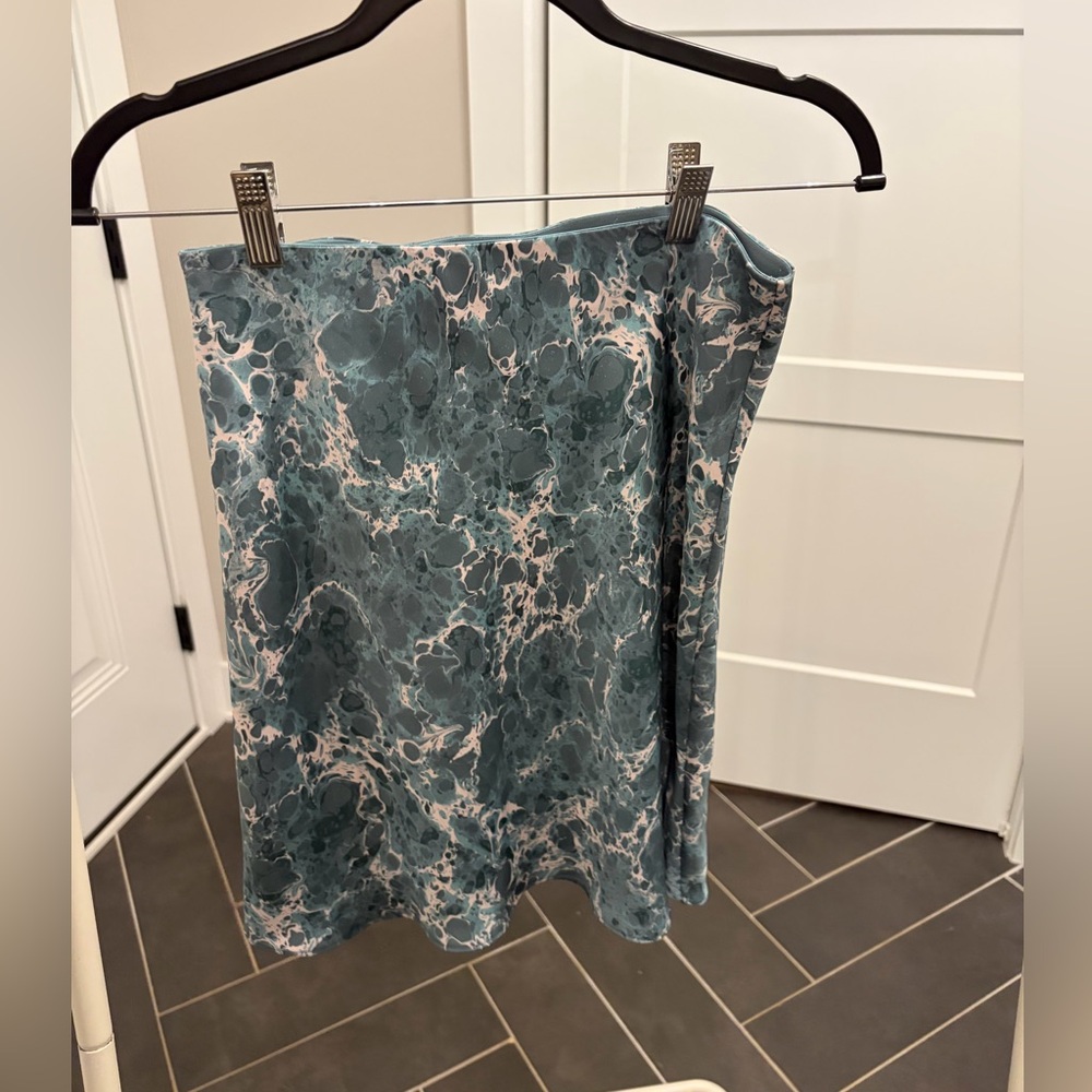 NWOT Babaton Aritzia Skirt - Elegant Marble Print Skirt